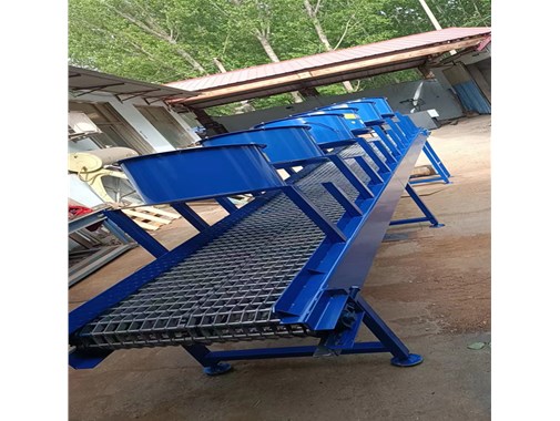 給襄陽新東特鍛造有限公司做的帶風(fēng)機(jī)的降溫型熱鍛造件傳送帶輸送機(jī) 完工發(fā)貨